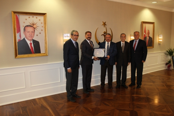 Türkiye Seramik Federasyonu Yönetim Kurulu Tarafından Sağlık Bakanı Yardımcısı Prof. Dr. Muhammet Güven’e Ziyaret