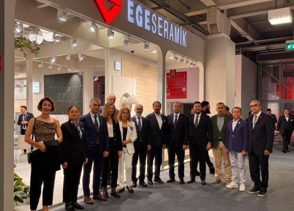 Bologna Şehrinde Düzenlenen Cersaie Fuarı’na Katılan Türk Firmalarına Ziyaret