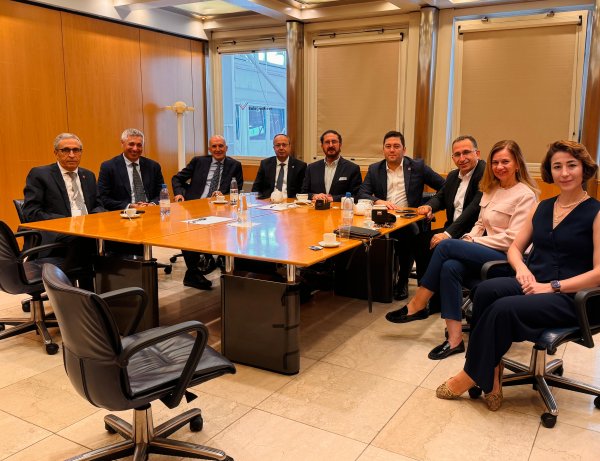 Cersaie Fuarı'nda İtalya Seramik Federasyonu ile Toplantı