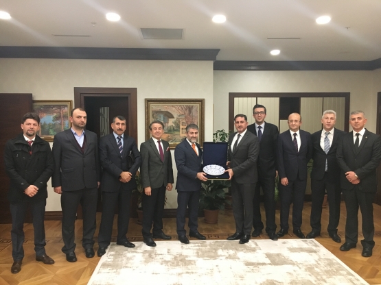 Türkiye Seramik Federasyonu Yönetim Kurulu'ndan Hazine ve Maliye Bakan Yardımcısı  Dr. Nureddin NEBATİ’ye nezaket ziyareti.